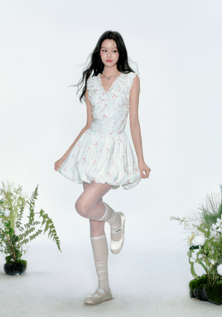 White Floral Print V Neck Mini Dress Women With Ruffle Trim And Bubble Skirt R9424