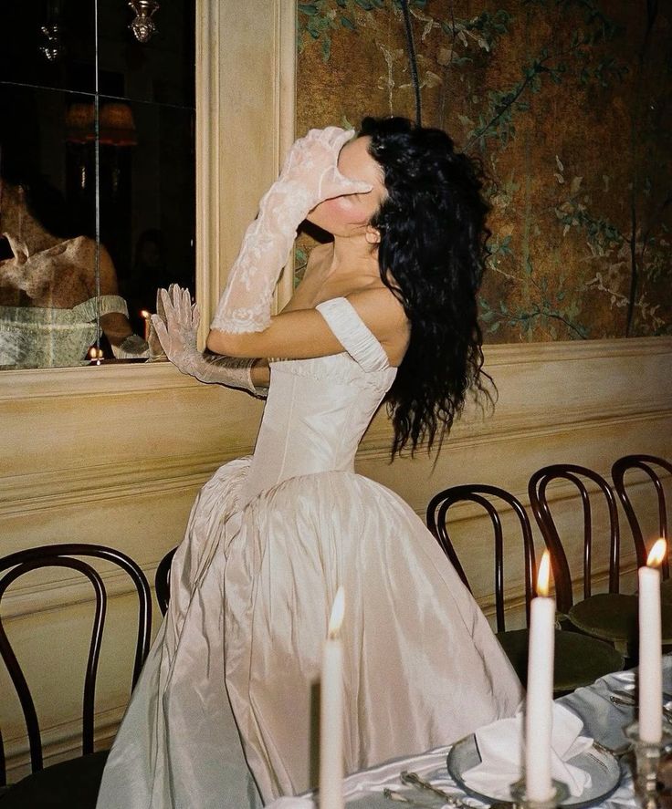 Off Shoulder White wedding dress Elegant Princess Bridal Gown        S7014