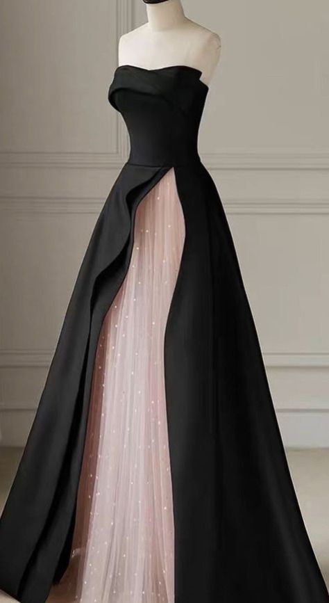 Black Strapless High-Slit Evening Gown        S7061