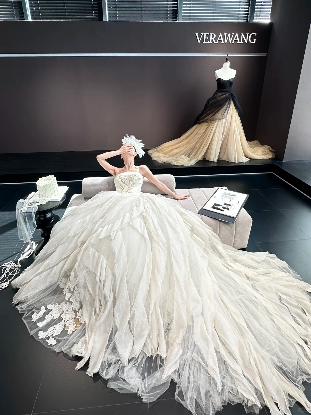 White retro tube top waist puffy skirt long dress bridal dress R6048