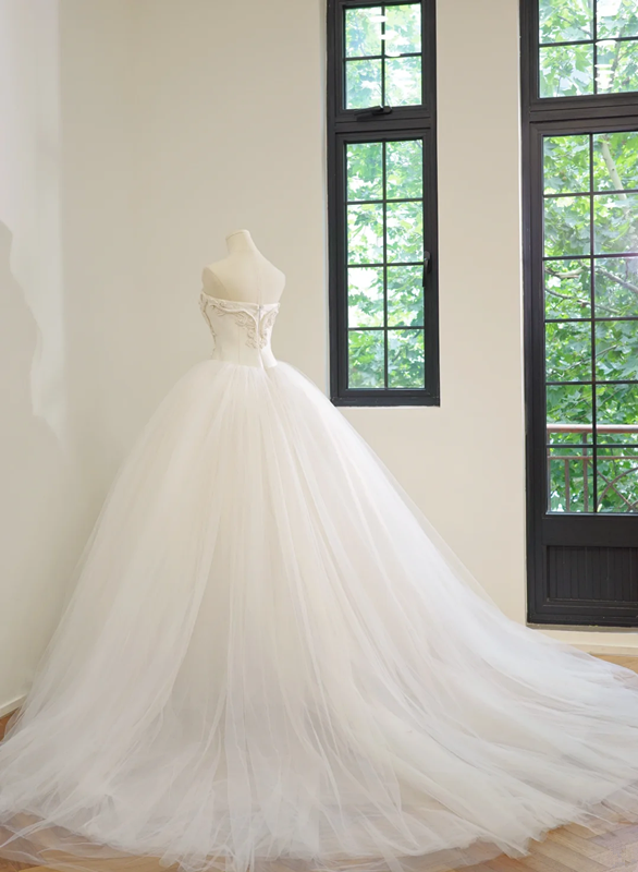 White strapless, fitted waist, full skirt, long ball gown, bridal dress R8478