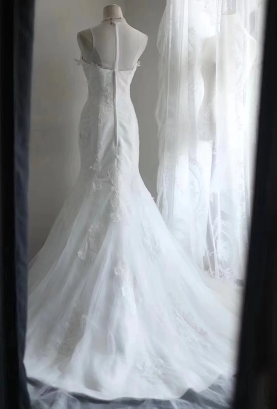 White sleeveless fitted waist mermaid long ball gown R6766