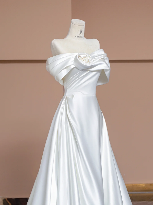 White off-the-shoulder fitted long elegant ball gown/bridal dress R8306