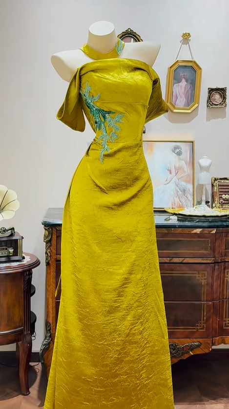 Gold off-the-shoulder strapless fitted long ball gown R7159