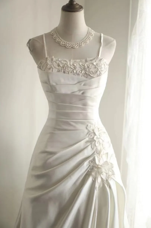 White halter-neck, fitted waist, pleated long ball gown R6806