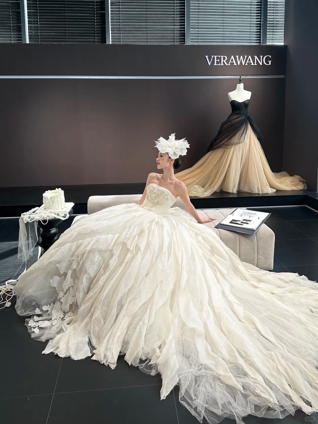 White retro tube top waist puffy skirt long dress bridal dress R6048