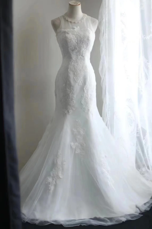 White sleeveless fitted waist mermaid long ball gown R6766