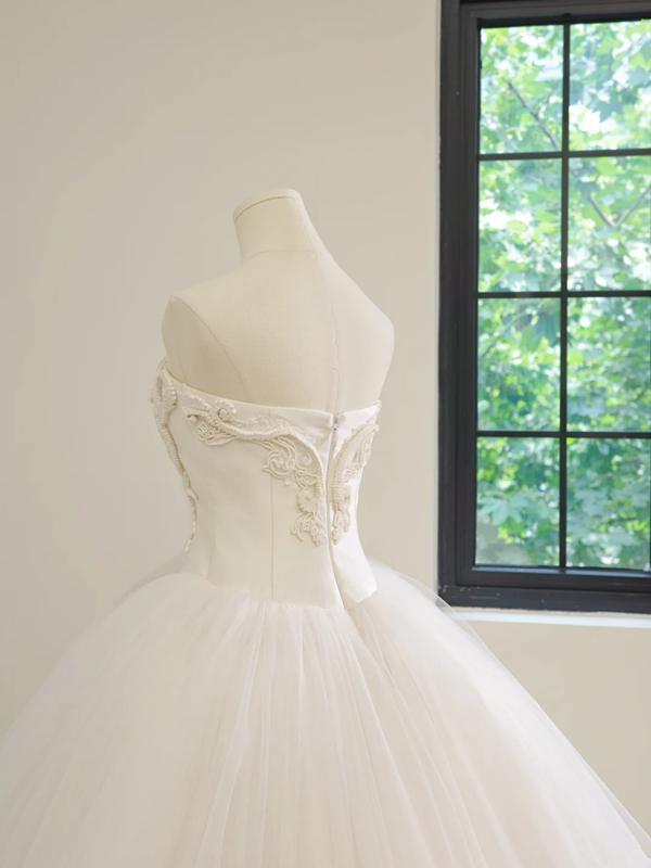 White strapless, fitted waist, full skirt, long ball gown, bridal dress R8478