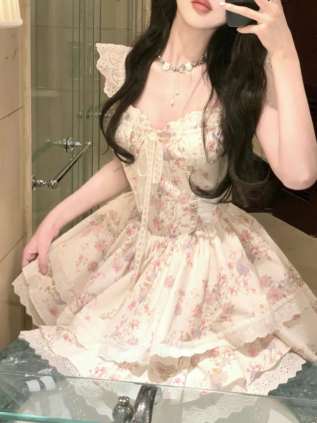 Sweet floral print princess-style short dress with flutter sleeves and a fitted waist R9070