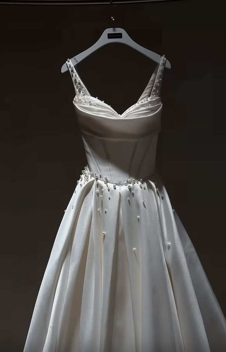 A-line wedding dress Elegant wedding gown Princess Bridal Gown        S6988