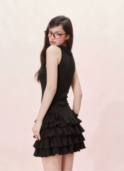 Fairycore Black Sleeveless Dress With Tiered Cake Skirt And V-Neckline R9296