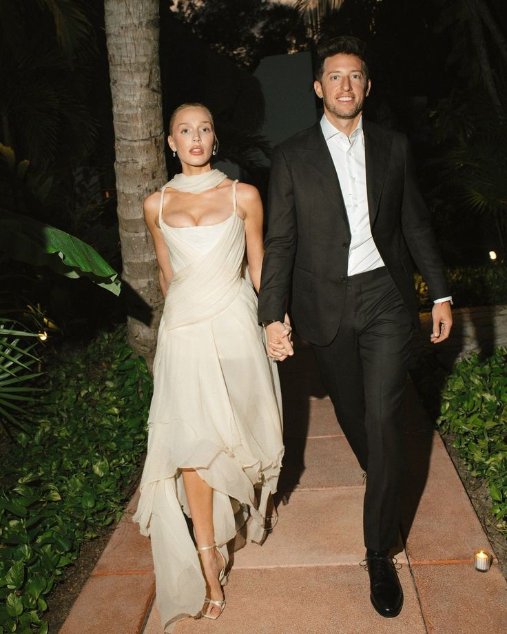 Boho Chiffon Bridal Gown, Spaghetti Straps A-Line Sleeveless Ruffles Bridal Dress       S6964