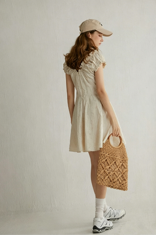 Beige Floral Print Mini Dress Women With Ruffled V-Neck And Puff Sleeves R9456