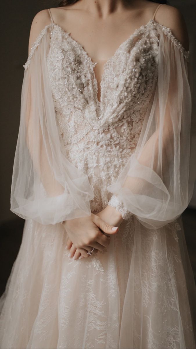 A Line Tulle Off Shoulder wedding dress Elegant Princess Bridal Gown        S7052