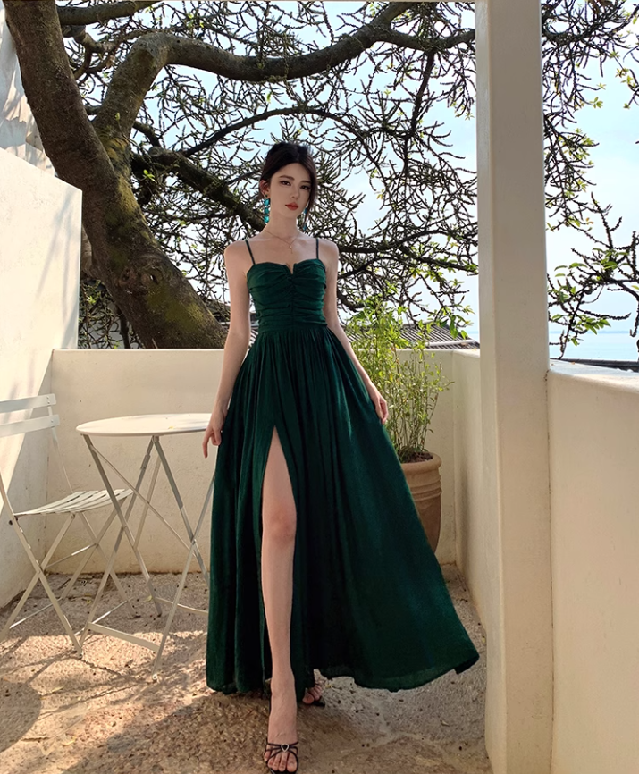 Retro temperament suspender dress beautiful waist slit long skirt R0572