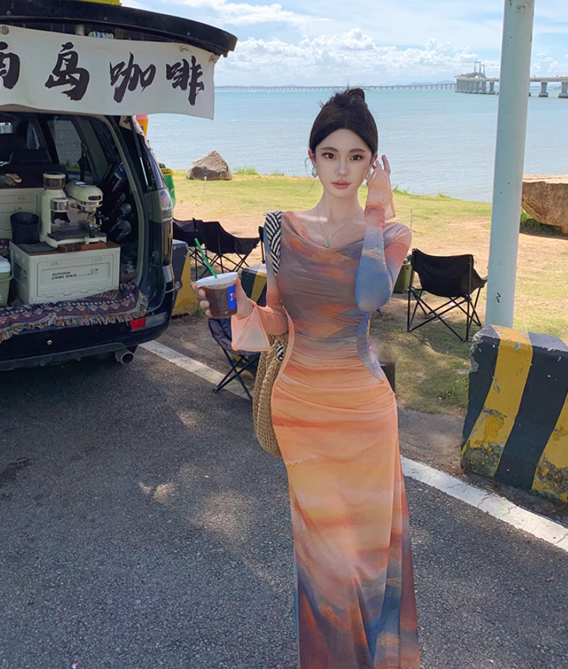 Beach dress with slim waist and elegant long sleeves, holiday style tie-dye dress R1606