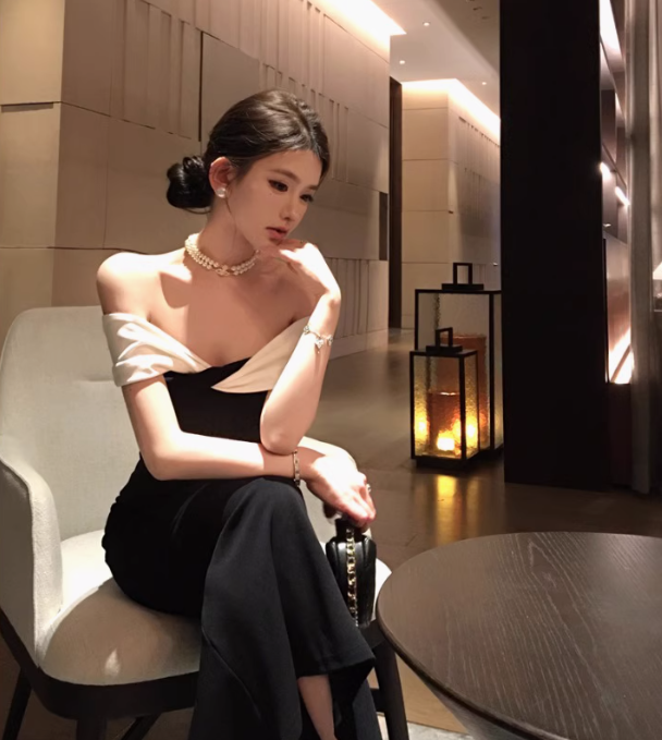 One shoulder dress for women black and white slim waist and fit temperament hip party dress R1535