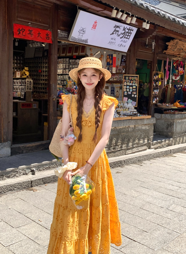 Yellow long v-neck small flying sleeve waist dress summer French retro temperament lace skirt R4578