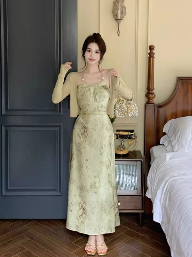 Halter neck suspender dress 2025 sexy backless print gentle waist-revealing long skirt R1476