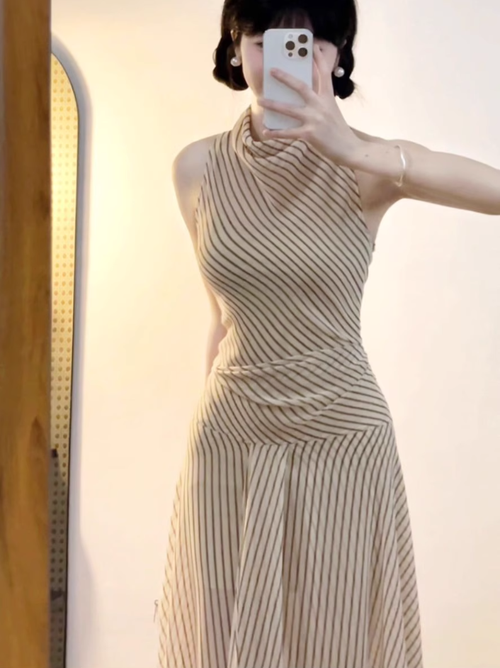 Temperament striped sleeveless dress with a flared collar, slim waist and beautiful long skirt R0719