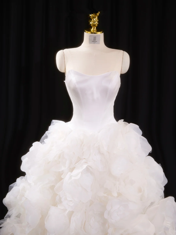 White strapless, fitted waist, full skirt, long ball gown, bridal dress R8911
