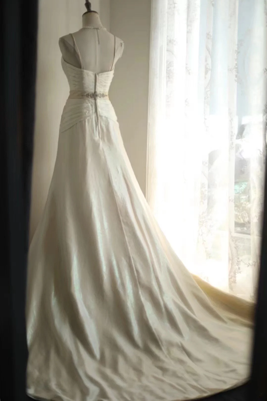 Ivory white halter-neck fitted waist elegant long ball gown, bridal dress R6833