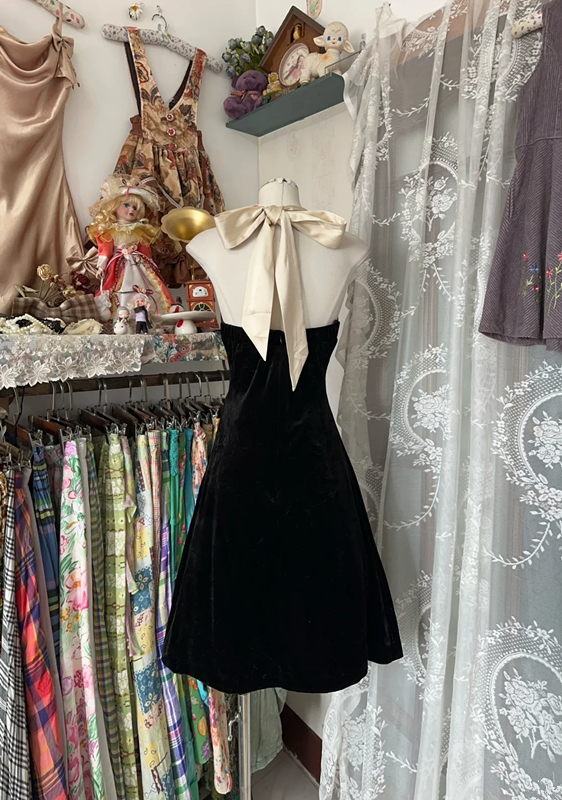 Black and white halter neck fitted A-line mini skirt, prom dress R6315