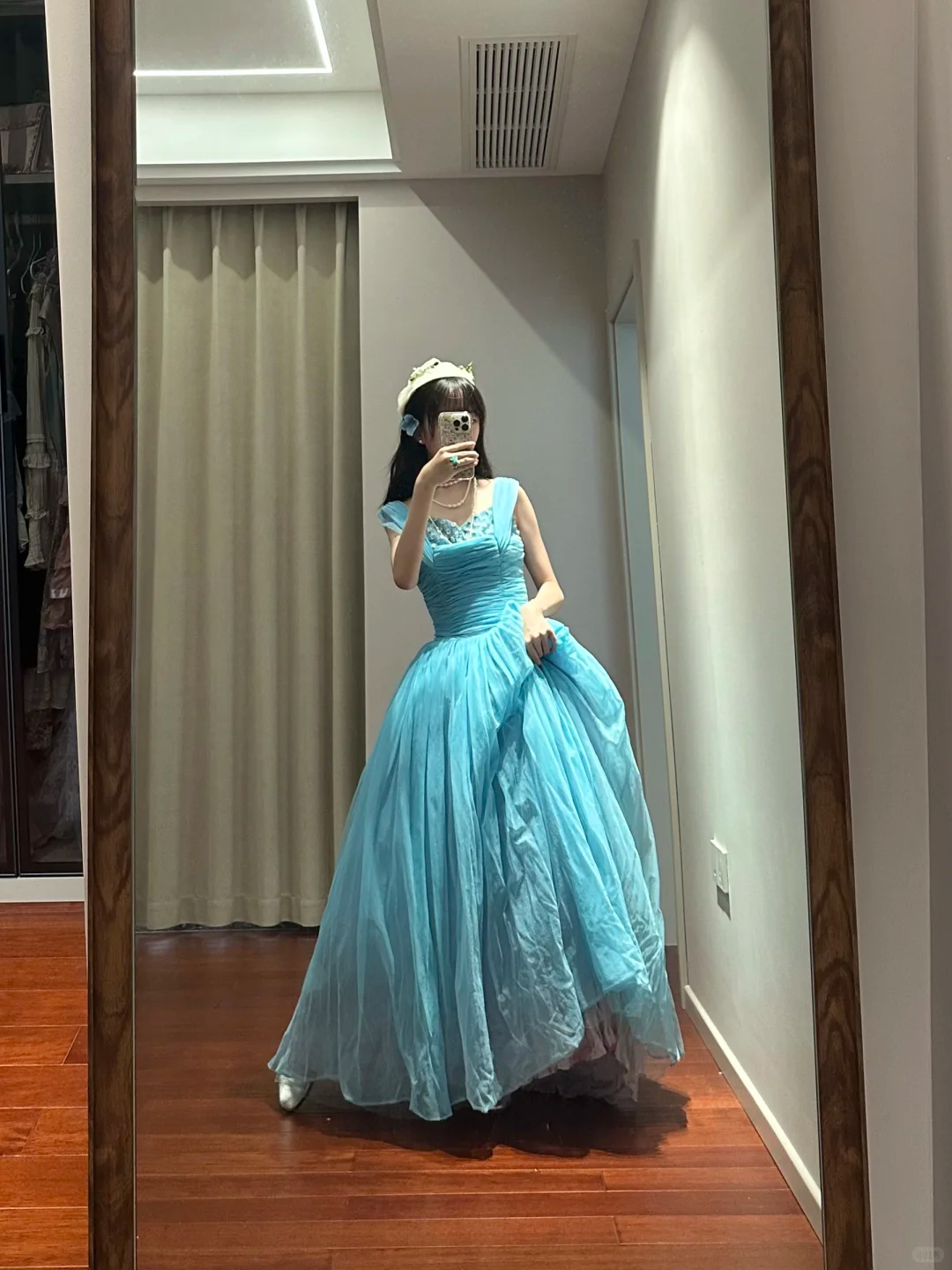 Lake blue halter-neck fitted waist puff skirt long ball gown R8852