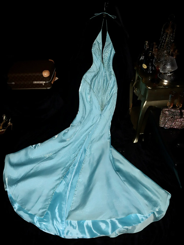 Light blue halter-neck fitted mermaid long ball gown R6994