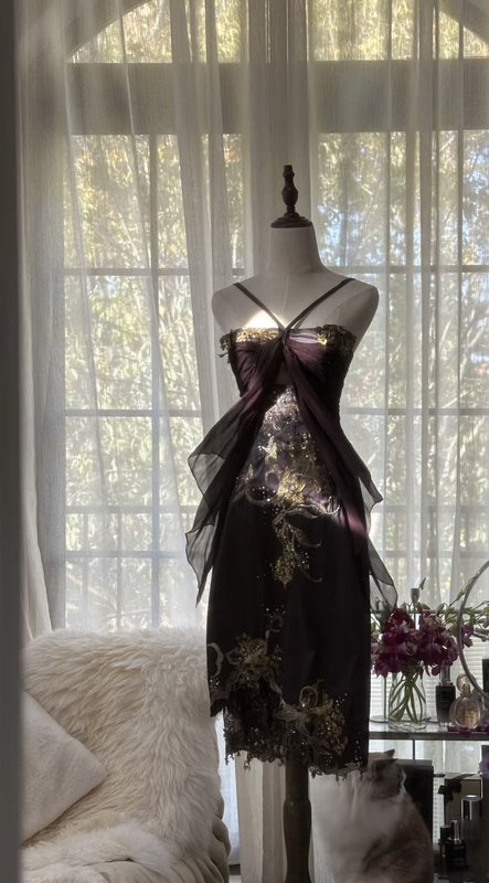 Black halter-neck, fitted waist, bodycon ball gown R6556