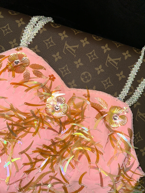 Pink halter-neck fitted sequined short ball gown R6874