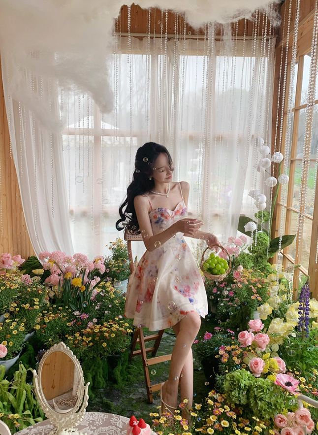 Beautiful printed suspender dress for summer unique and beautiful waist slimming princess dress R4213