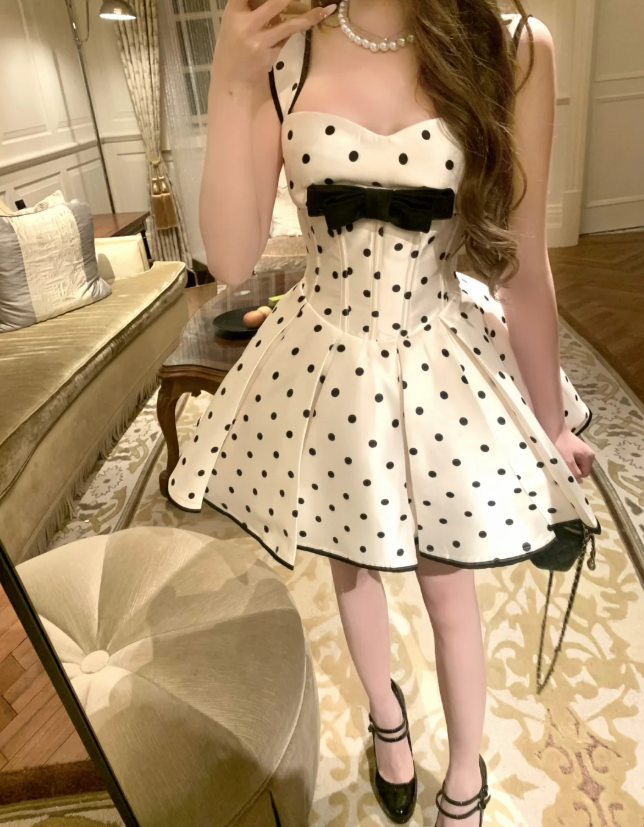 White polka dot suspenders waist slimming A-line pleated skirt short skirt homecoming dress R4156