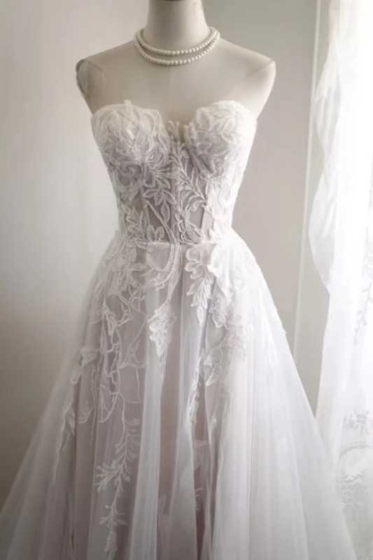 White strapless floral-stitched fitted long ball gown/bridal dress R6835