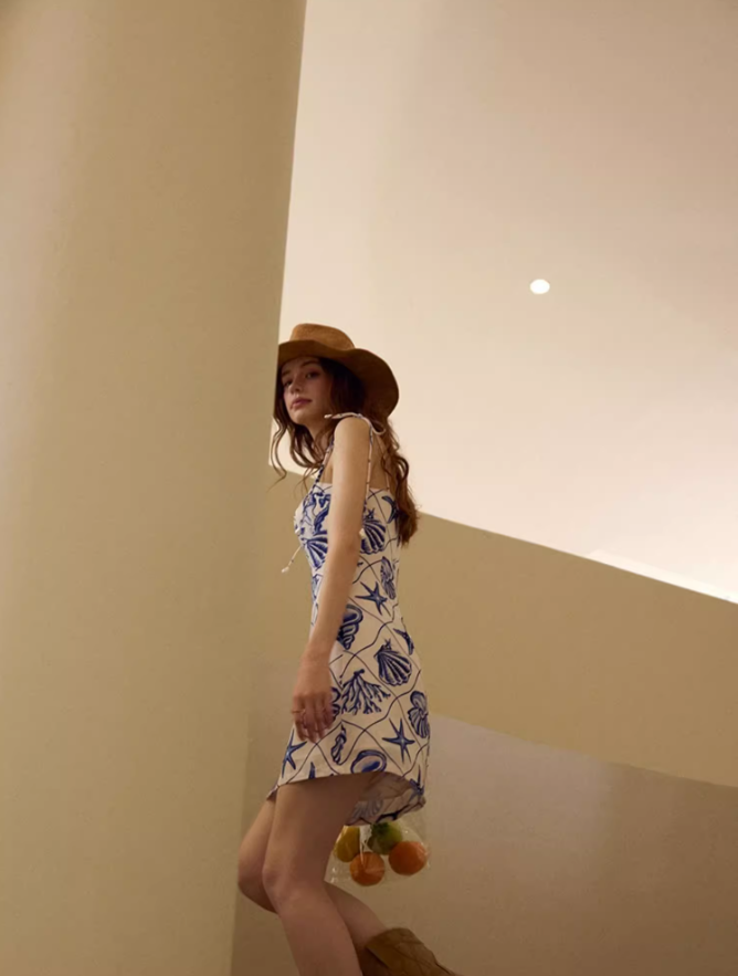 French suspender skirt holiday style dress high-end short skirt R2700