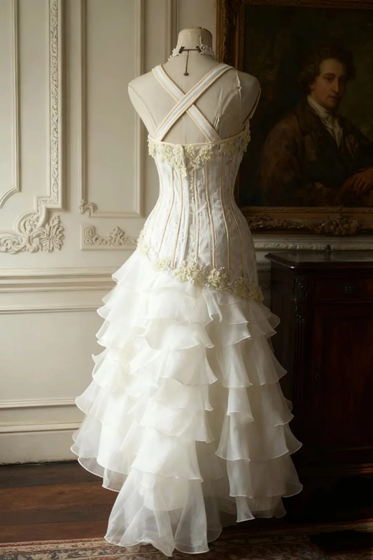 White halter neck, fitted waist, slim-fitting floral tiered skirt, mid-length ball gown R6718