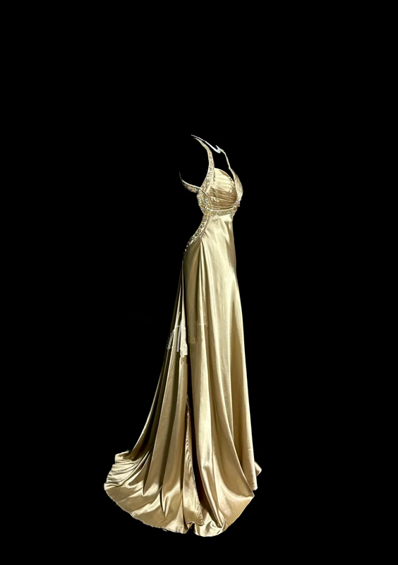 Gold halter neck, fitted waist, slimming, backless, hip-revealing long ball gown R6678