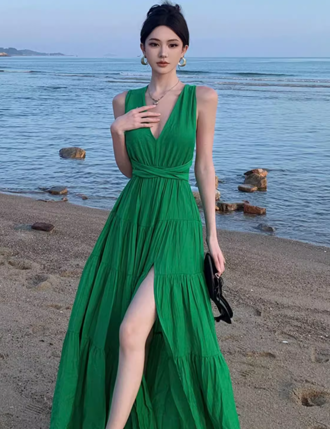 Backless V-neck swing dress new style slim seaside holiday beach dress atmosphere R1608
