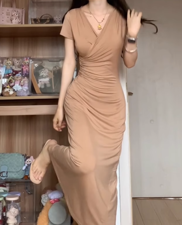 Large size French pure desire style V-neck pleated dress hot girl figure hip long skirt R1867