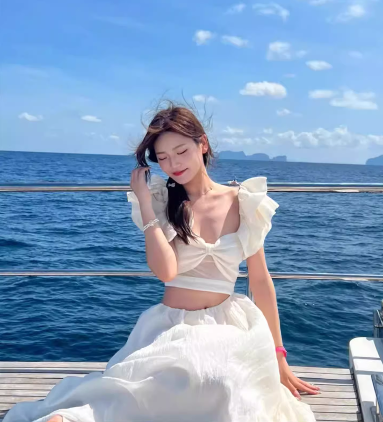 Super fairy long skirt with small flying sleeves white waist-baring dress holiday beach skirt R1607