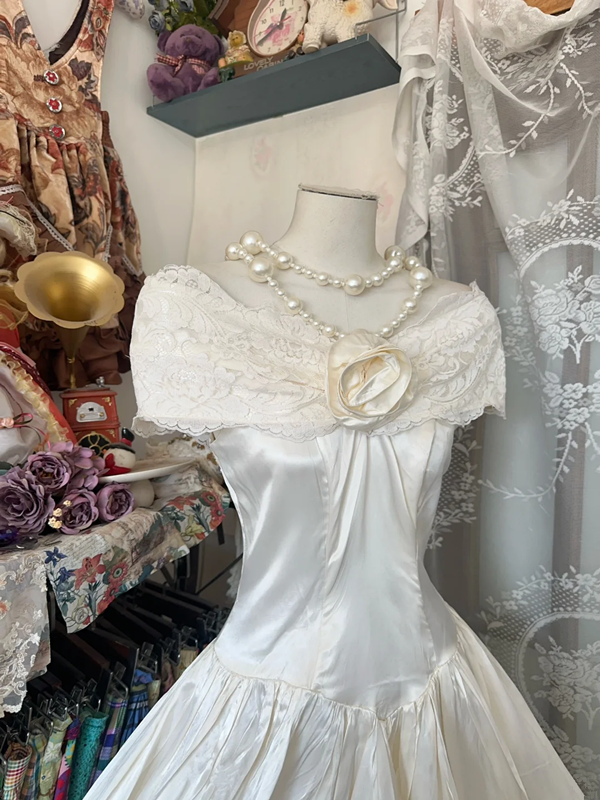 White Vintage Elegant Satin A-Line Maxi Ball Gown R6159