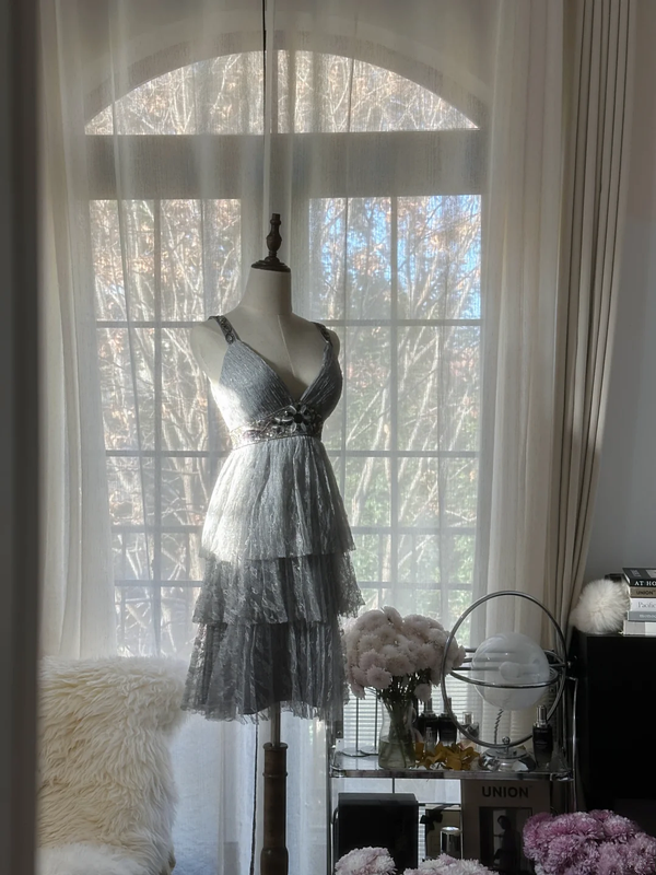 Light gray halter-neck low-cut fitted waist tiered skirt short ball gown R7714