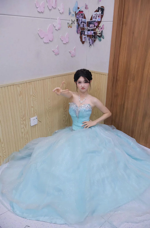 Light blue strapless, fitted waist, full skirt, long ball gown R8702