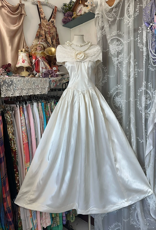 White Vintage Elegant Satin A-Line Maxi Ball Gown R6159