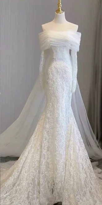 White off-the-shoulder lace fitted mermaid gown, ball gown R6437