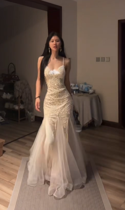 Sexy Spaghetti Strap Waist-Cinched Fitted Bodycon Mermaid Hem Sequin Prom Dress R7118