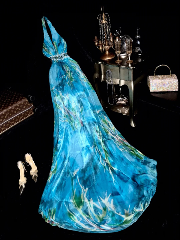 Blue halter-neck, fitted waist, elegant long ball gown R6877