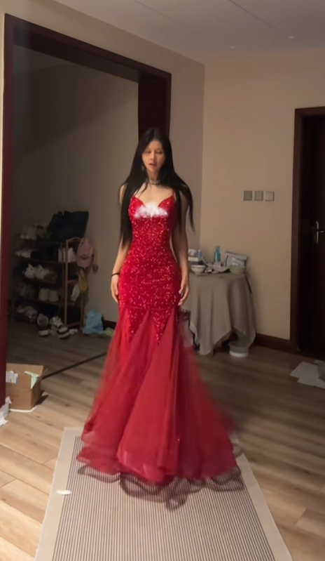 Sexy Spaghetti Strap Waist-Cinched Fitted Bodycon Mermaid Hem Sequin Prom Dress R7118