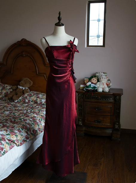 Elegant Burgundy Sheath Spaghetti Straps Applique Corset Maxi Prom Dress Evening Dress RS474