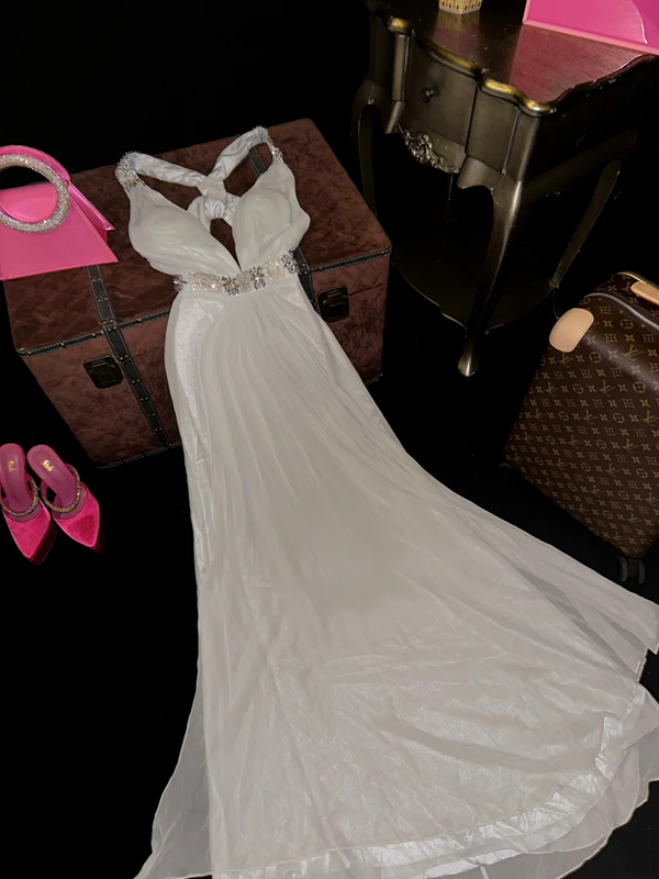 White halter-neck, fitted waist, pleated, sexy long ball gown R7038